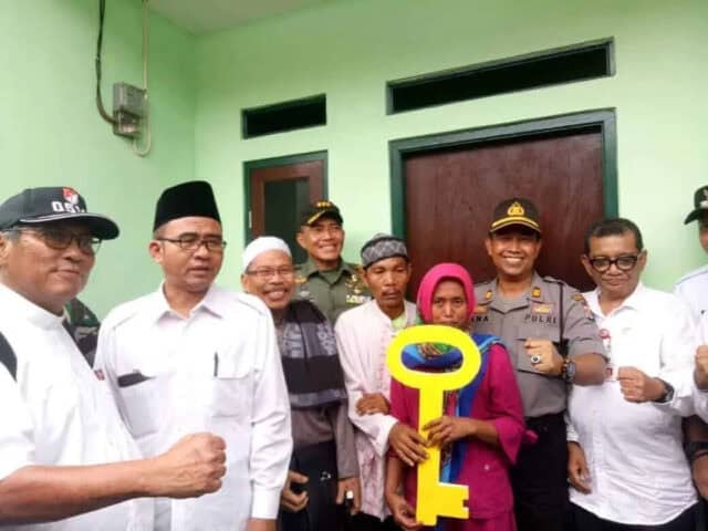 Peresmian dan Penyerahan Kunci Rumah Layak Huni