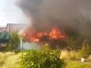 Ditinggal Saat Masak 2 Rumah Ludes Terbakar