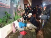 Diduga Dibuang Sang Anak, Ibu Tua Direspon Cepat Satpol PP