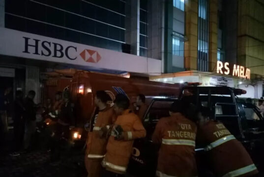 Konsleting Listrik, Mesin ATM HSBC Cabang Karawaci Hangus Terbakar Konsleting Listrik, Mesin ATM HSBC Cabang Karawaci Hangus Terbakar