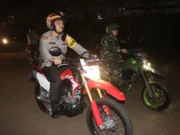Naik Motor, Kapolres dan Dandim Pantau Situasi Malam Natal di Tangerang