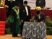 WH Dampingi Ma’ruf Amin Menghadiri Wisuda UIN SMHB