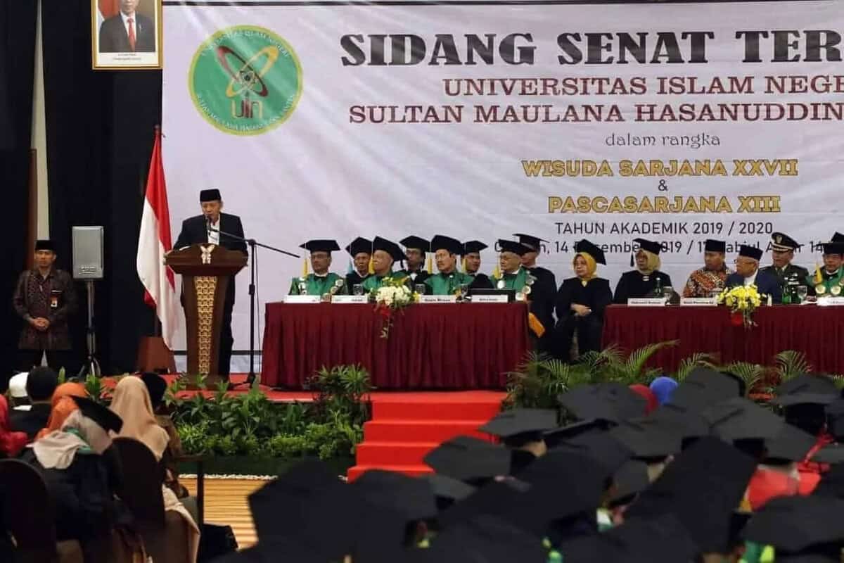 WH Dampingi Ma’ruf Amin Menghadiri Wisuda UIN SMHB