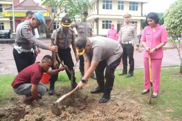 Program Polri Peduli Penghijauan, Polres Lebak Tanam 150 Pohon
