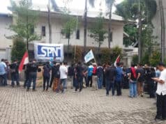 Unras Karyawan PT. Lea Sanent, Polsek Karawaci Lakukan Pengamanan Unras Karyawan PT. Lea Sanent, Polsek Karawaci Lakukan Pengamanan