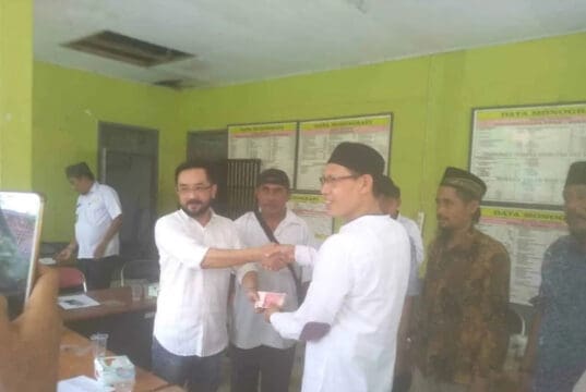 Masyarakat Duren Desa Muara Terima CSR Dari PT John Cin Sejahtera Utama Masyarakat Duren Desa Muara Terima CSR Dari PT John Cin Sejahtera Utama