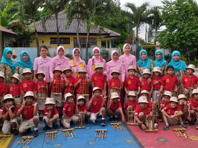 Peduli Pendidikan Dini, Bhayangkari Polres Tangsel Kunjungi TK Kemala Bhayangkari