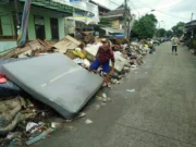 Pasca Dikepung Banjir, Ciledug Indah Kini Dikepung Sampah