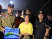 Datangi Langsung, Kemensos RI Salurkan Bantuan di Ciledug Indah