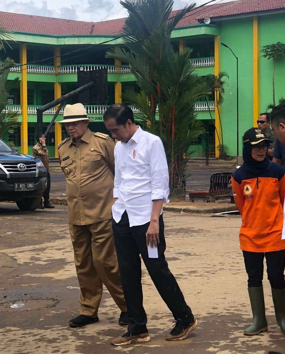 Wahidin Halim Dampingi Presiden Joko Widodo Tinjau Lokasi Banjir Bandang Lebak