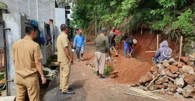 9 Turap Yang Jebol Pasca Banjir di Tangsel Mulai Diperbaiki