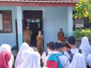 Layanan Perpustakaan Keliling Diskerpus Lebak Sambangi Bayah dan Cibeber