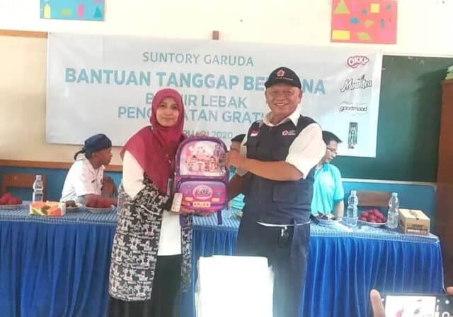 PMI Lebak dan Suntory Garuda Gelar Pengobatan Gratis di SDN 1 Banjar Irigasi