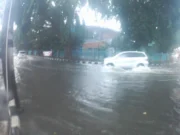 Hujan Semalaman Timbulkan Genangan di Simpang GOR A.Dimyati, Motor Pun Hilang Dicuri