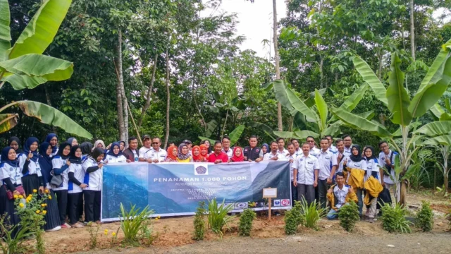 HA IPB Banten dan STISIP Setia Budhi Gelar Aksi Penanaman 1000 Pohon Di Lokasi Banjir Bandang Di Lebak