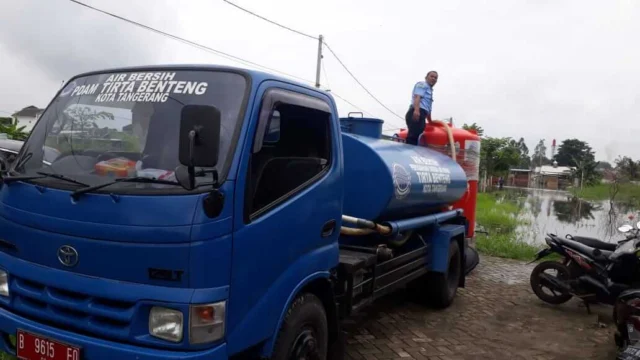 12 Ribu Liter Air Bersih Dipasok ke Lokasi Banjir