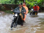 Sachrudin Pantau Beberapa Titik Banjir di Kota Tangerang