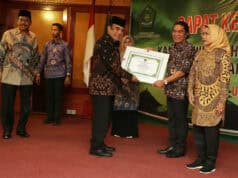 Gubernur Wahidin Halim Raih Penghargaan Kemenag RI Gubernur Wahidin Halim Raih Penghargaan Kemenag RI
