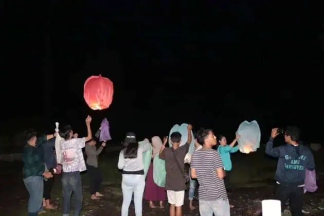 Wisata Ke Pantai, Tim Marcomm Xuping Jewelry Berharap Jadi Lebih Baik