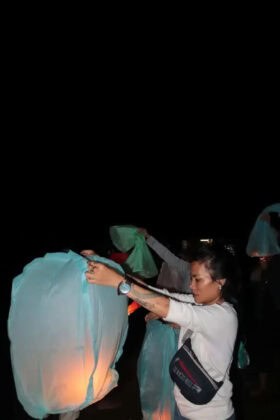 Wisata Ke Pantai, Tim Marcomm Xuping Jewelry Berharap Jadi Lebih Baik