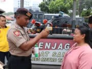 Polrestro Tangerang Kota Cek Suhu Tubuh Pengunjung