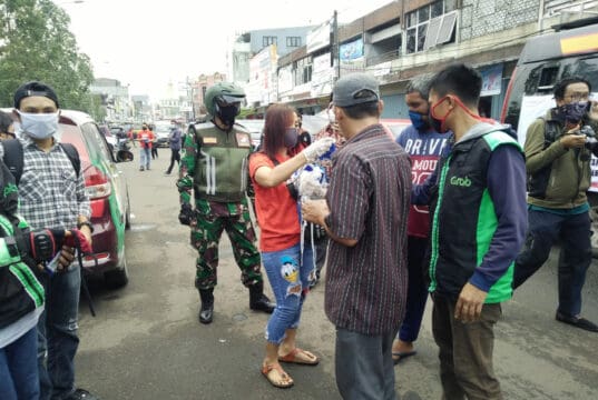 Bersama TNI-Polri, Komunitas ASA Bagikan 3.000 Masker di Tangerang