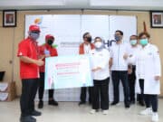 Telkomsel Donasikan Ventilator, 100.000 APD dan Bansos Rp 25 M