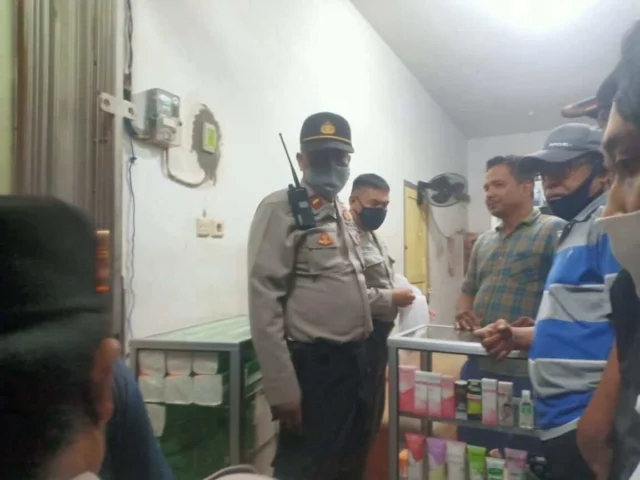 Toko Kosmetik Digerebek, Tiga Penjaga Toko Diamankan Polisi di Cipondoh