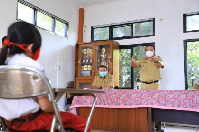 8.146 Pelajar Kota Tangerang Diberi Pulsa Bantuan Belajar Online