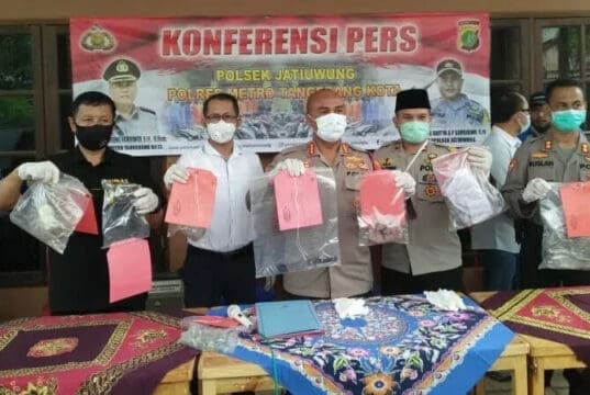 Rekontruksi, Polisi Ungkap Pembunuhan Sadis Suami Terhadap Istri di Tangerang Rekontruksi, Polisi Ungkap Pembunuhan Sadis Suami Terhadap Istri di Tangerang