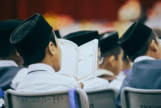 Peran Orang Tua dan Manfaat Anak Masuk Pondok Pesantren