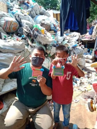 Komunitas 1000 Guru Tangsel Gelar Teaching on Sunday Virtual di Lapak Pemulung