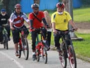 Bersepeda, Wali Kota Tangerang Cek Jalan Rusak dan Fasilitas Publik
