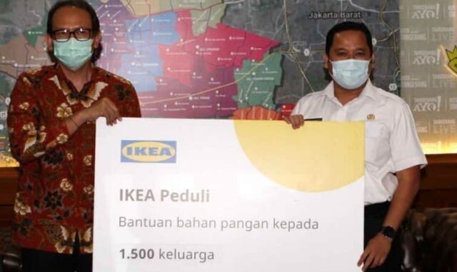 Untuk Masyarakat Kota Tangerang, IKEA Serahkan 1.500 Paket Sembako ke Wali Kota