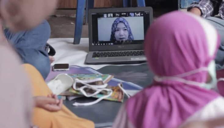 Komunitas 1000 Guru Tangsel Gelar Teaching on Sunday Virtual di Lapak Pemulung