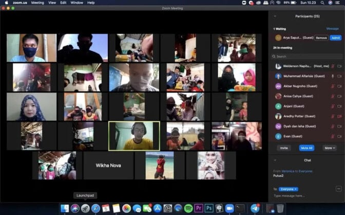 Komunitas 1000 Guru Tangsel Gelar Teaching on Sunday Virtual di Lapak Pemulung