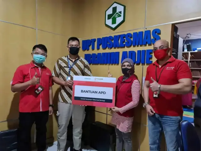 Sambut HUT RI ke-75, Telkomsel Jabodetabek Jabar Nyalakan Semangat Berbagi Sambut HUT RI ke-75, Telkomsel Jabodetabek Jabar Nyalakan Semangat Berbagi