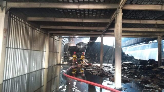 Kebakaran di PT Argo Pantes Cikokol Hanguskan 4 Gudang