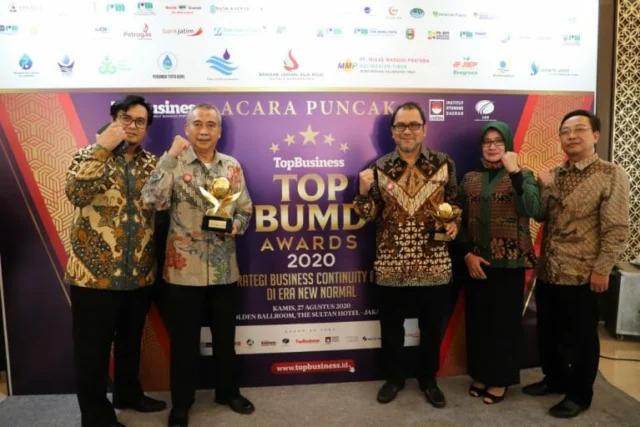 Perumdam Tirta Kerta Raharja Raih Empat Penghargaan TOP BUMD Award 2020