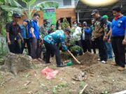 Pemuda Karang Taruna Muda Karya Cileles Kabupaten Lebak Tanam 1000 Pohon Durian