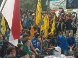 Penolakan UU Omnibus Law, Mahasiswa Geruduk DPRD Kota Tangerang