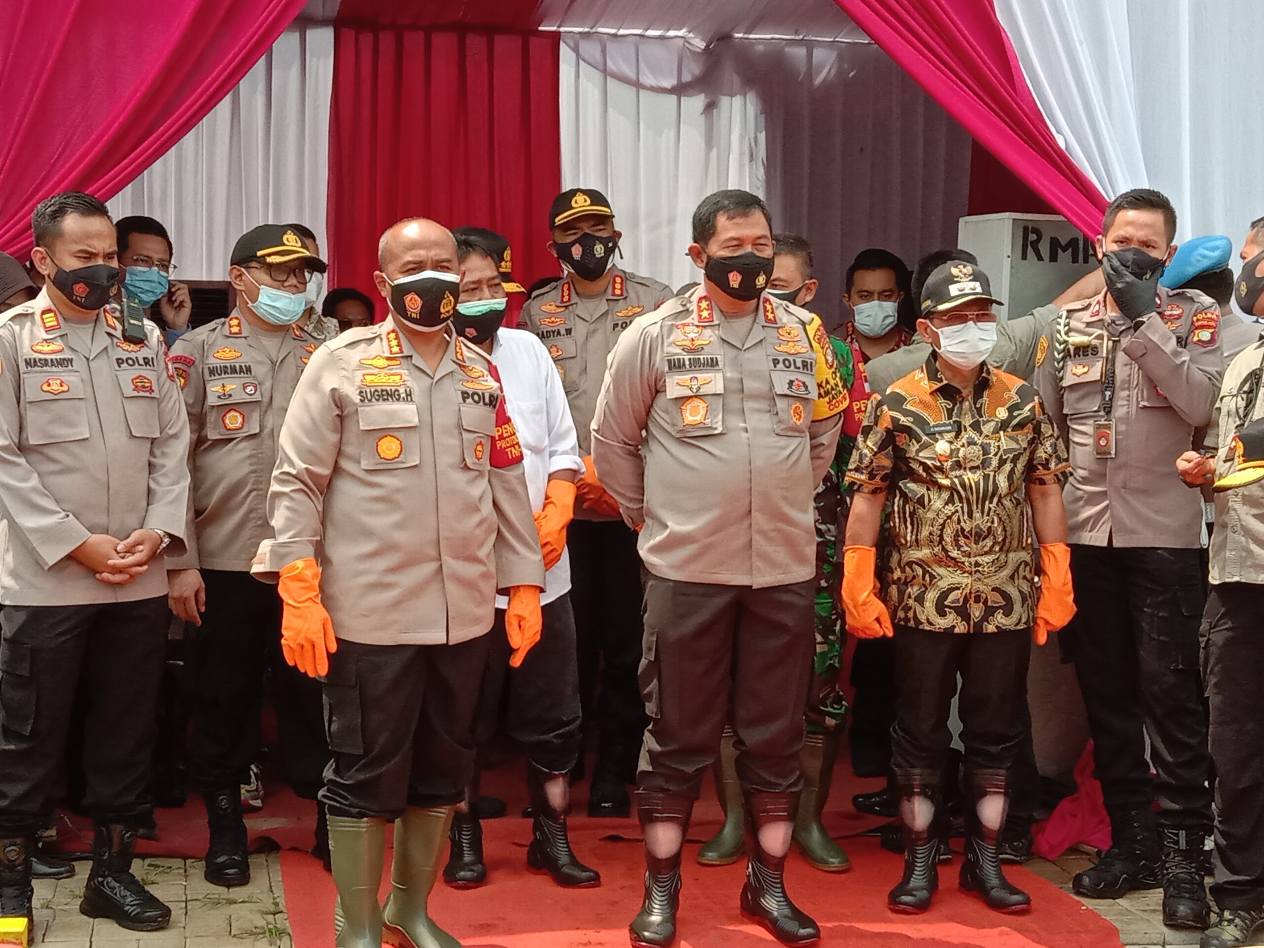 Diakhir Masa Dinas, Kapolda Metro Jaya Panen Raya Ketahanan Pangan di Tangerang