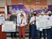 Bank bjb Salurkan Bantuan Siswa SD dan SMP Kategori MBR di Tangerang