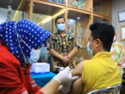 Wali Kota Pantau Vaksinasi Covid-19 Untuk Nakes Kota Tangerang