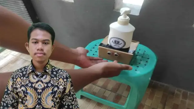 Dengan Sensor Ultrasonik pada Hands Sanitizer, Membunuh Tanpa Menyentuh Dengan Sensor Ultrasonik pada Hands Sanitizer, Membunuh Tanpa Menyentuh