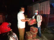 Bantu Korban Banjir, Rispanel Arya Serahkan Bantuan di Gunung Kaler