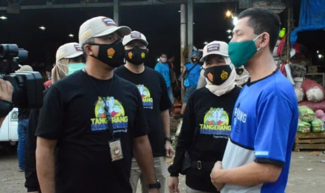 Sasar Terminal dan Pasar Induk, Satresnarkoba Tangerang Kota Sebar 1.000 Masker