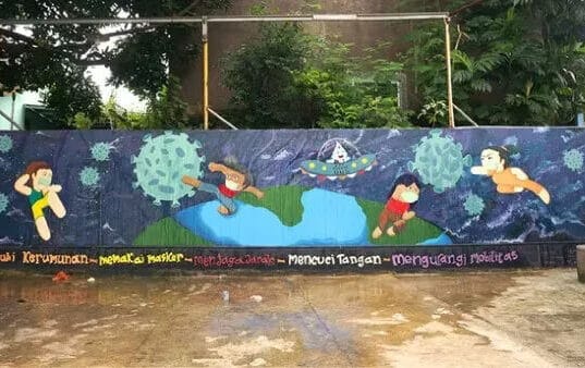 Mahasiswa KKN UNS Membuat Mural sebagai Sosialisasi untuk Warga Bojong Nangka Mural sebagai Sosialisasi untuk Warga Bojong Nangka