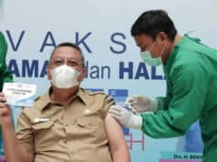 Wakil Walikota Tangsel Resmi Divaksin Wakil Walikota Tangsel Resmi Divaksin