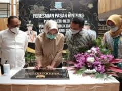 Airin Resmikan Pasar Gintung Pusat Oleh-Oleh Khas Tangsel